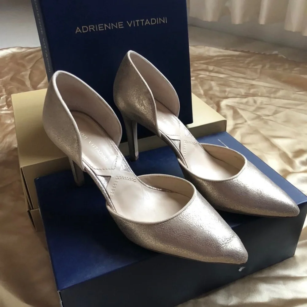 Adrienne Vittadini Gold high heel shoes size 7